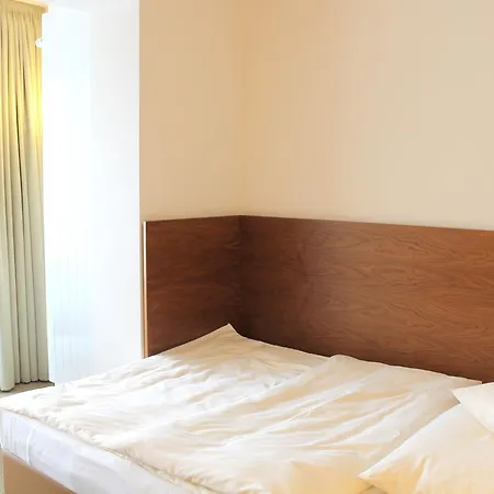 Venusberghotel-3